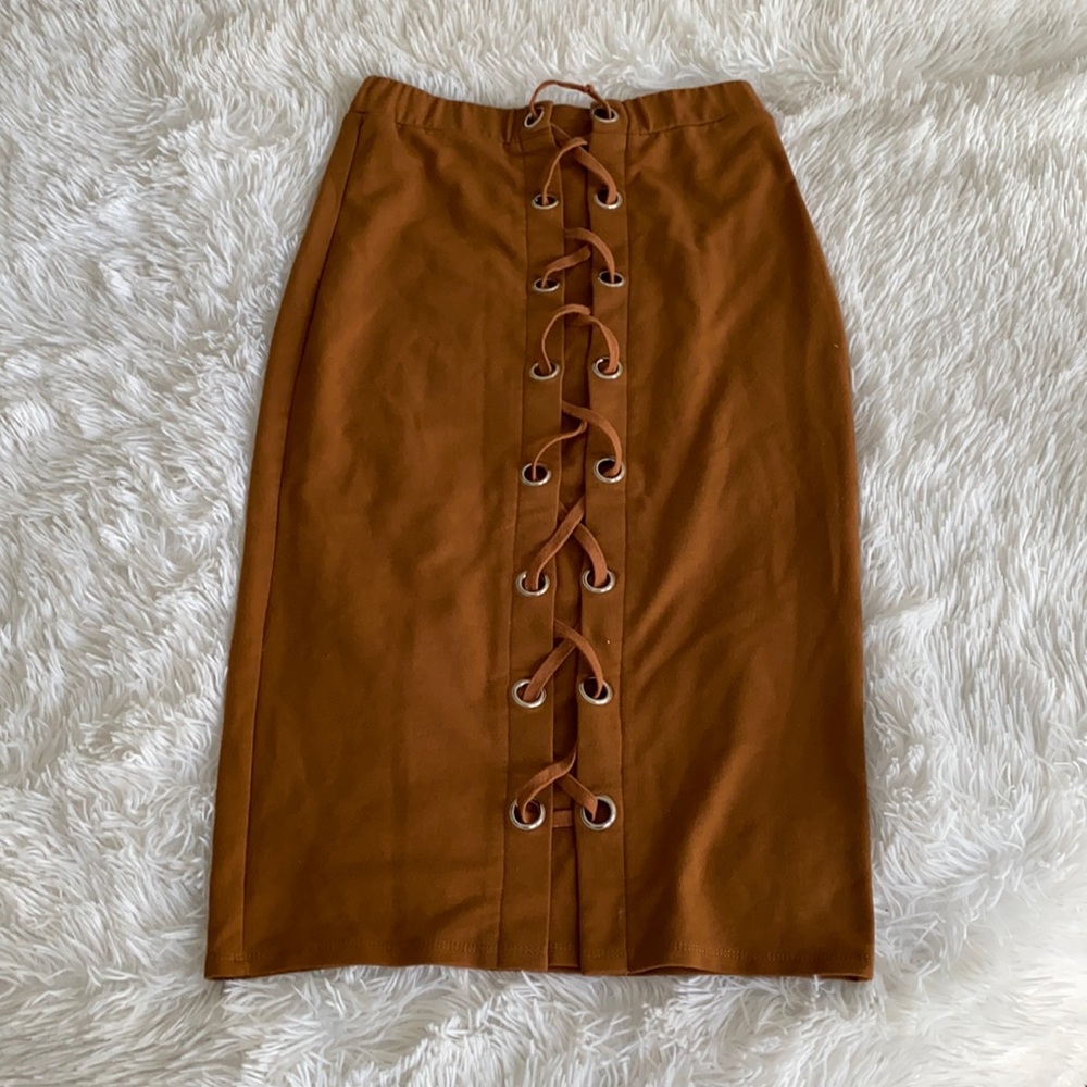 FRONT LACE DETAIL MIDI SKIRT